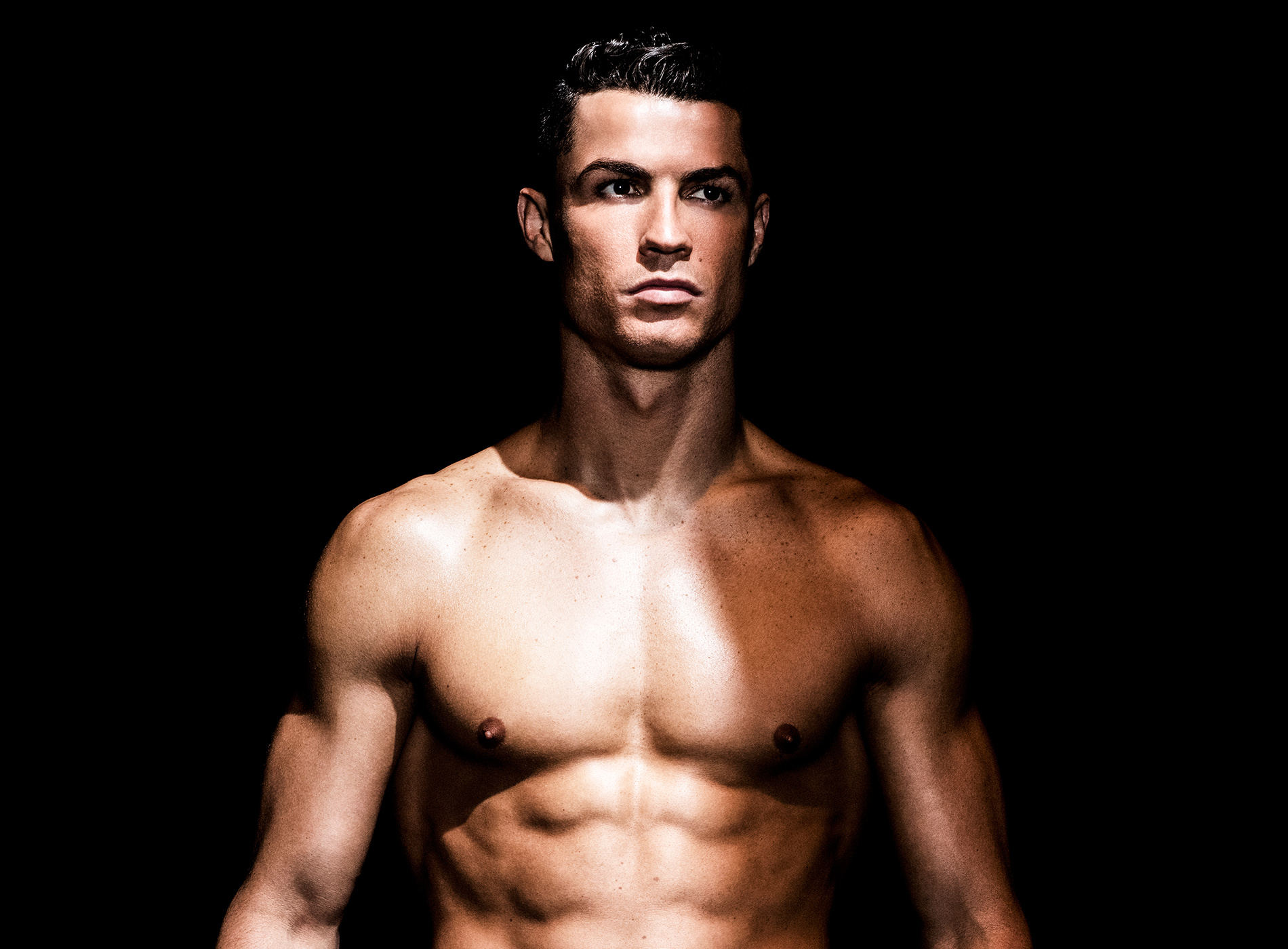 Cristiano Ronaldo ¡luce su nueva colección de ropa interior! - EstiloDF