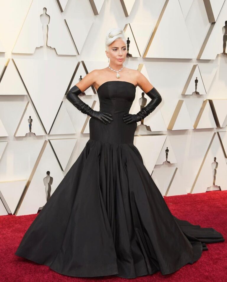 collar de Lady Gaga Oscars