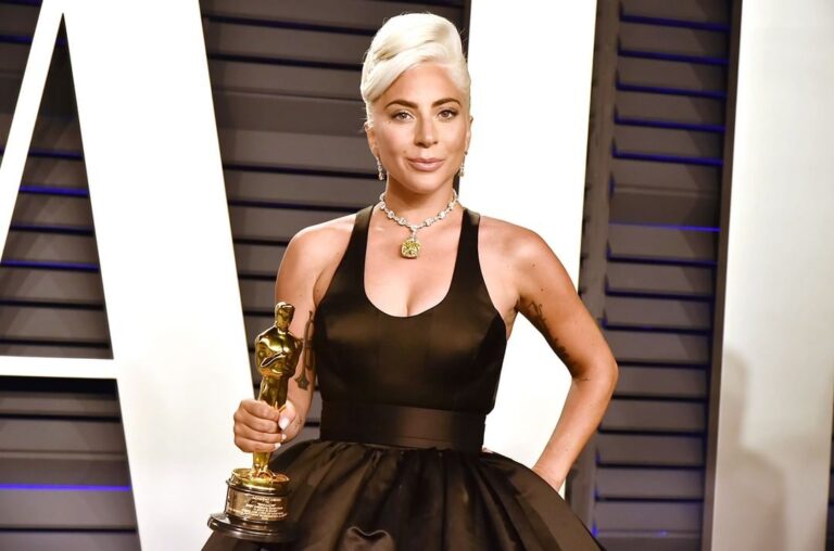 collar de Lady Gaga Oscars