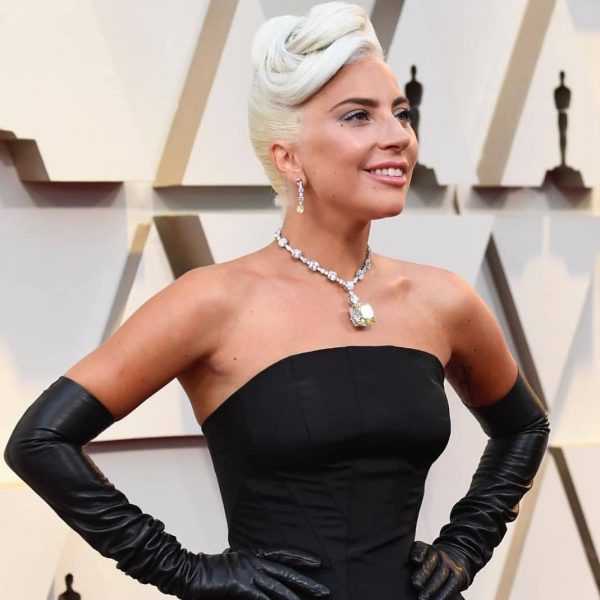 collar de Lady Gaga Oscars