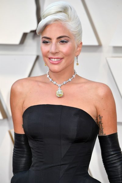 collar Lady Gaga Oscars