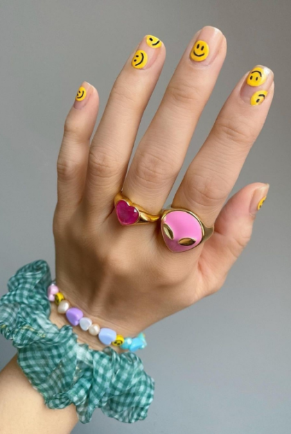 #TrendAlert: Happy face nails, la tendencia de uñas que te alegrará los