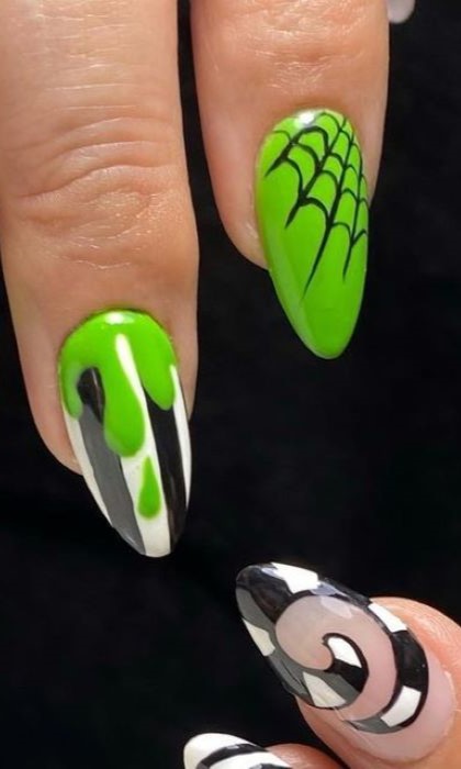 Guía para diseñar uñas inspiradas en “Beetlejuice”