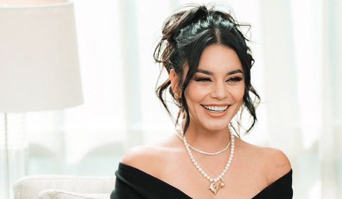 Comparten las primeras fotos de Vanessa Hudgens paseando junto con su bebé