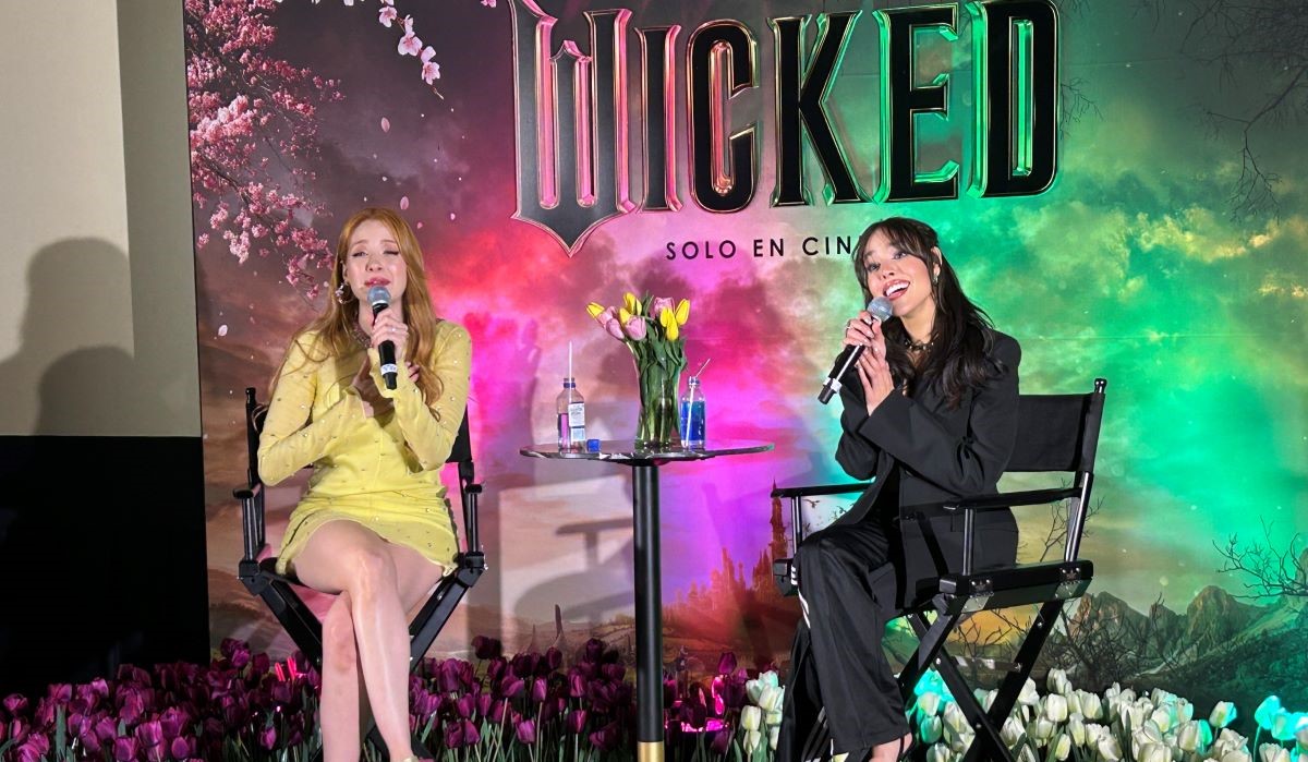 Danna y Ceci de la Cueva demuestran el poder de la amistad y la magia en “Wicked”