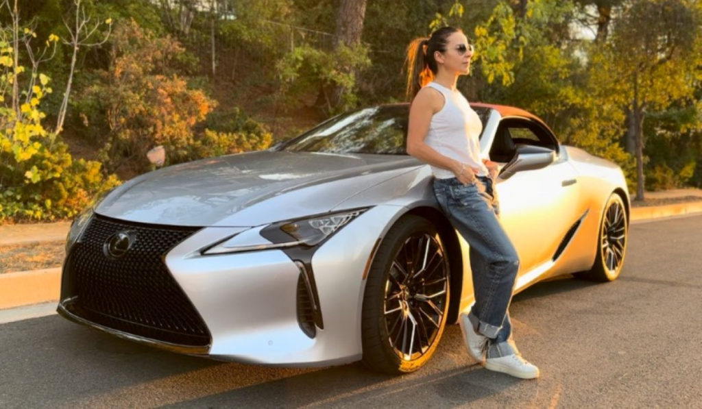 Kate del Castillo venderá su Lexus LC 500… ¿a través de una rifa?