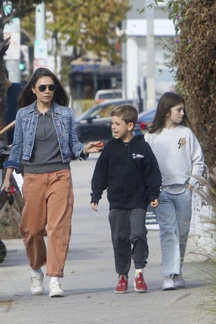 Los hijos de Mila Kunis y Ashton Kutcher sorprenden con lo grandes que están. ¡Conócelos!