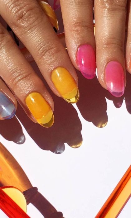 Tendencias de uñas para primavera 2025. ¿Qué colores, diseños y efectos que dominarán la temporada?